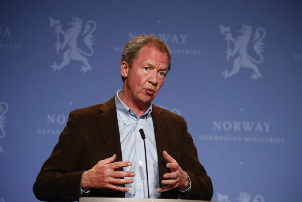 – Det er mulig at husholdningene nå er i ferd med å bruke opp reservene og derfor ser at ekstra penger må gå til de faste månedlige utgiftene, og at det blir vanskelig å spare, sier administrerende direktør Idar Kreutzer i Finans Norge. – Det er mulig at husholdningene nå er i ferd med å bruke opp reservene og derfor ser at ekstra penger må gå til de faste månedlige utgiftene, og at det blir vanskelig å spare, sier administrerende direktør Idar Kreutzer i Finans Norge. Foto: Terje Pedersen / NTB