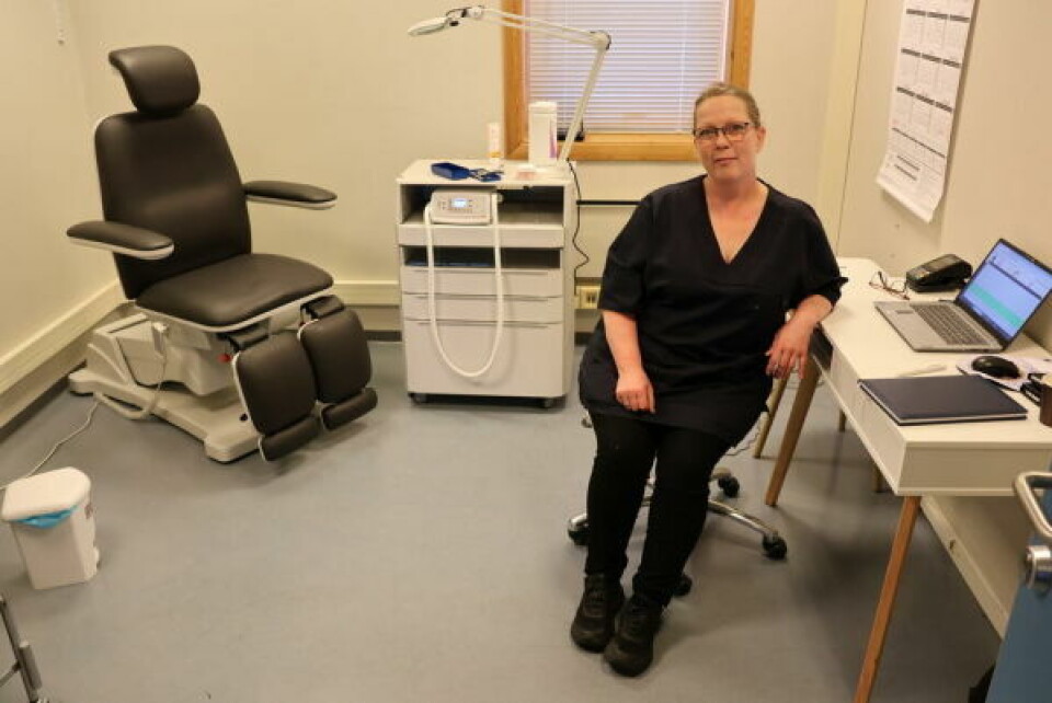 PROFT. - Lokalene mangler kanskje litt sjel enn så lenge, som kunst på veggene og slikt, men det får komme etter hvert. Her har jeg alt jeg trenger, forteller Hege Schei. PROFT. - Lokalene mangler kanskje litt sjel enn så lenge, som kunst på veggene og slikt, men det får komme etter hvert. Her har jeg alt jeg trenger, forteller Hege Schei.