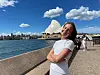 OPERAHUSET. Katarina realiserer en drøm når hun nå studerer i Sydney. Her er hun med det kjente operahuset i bakgrunnen. Foto: Haakon B. Schrøder
