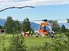 HENTET MED HELIKOPTER. To personer ble hentet med redningshelikoper og fløyet til sykehus. Den ene av de to omkom senere. Nå har føreren av personbilen der den omkomne var passasjer fått påtaleunnlatelse. Foto: Foto: Helge Simonsen