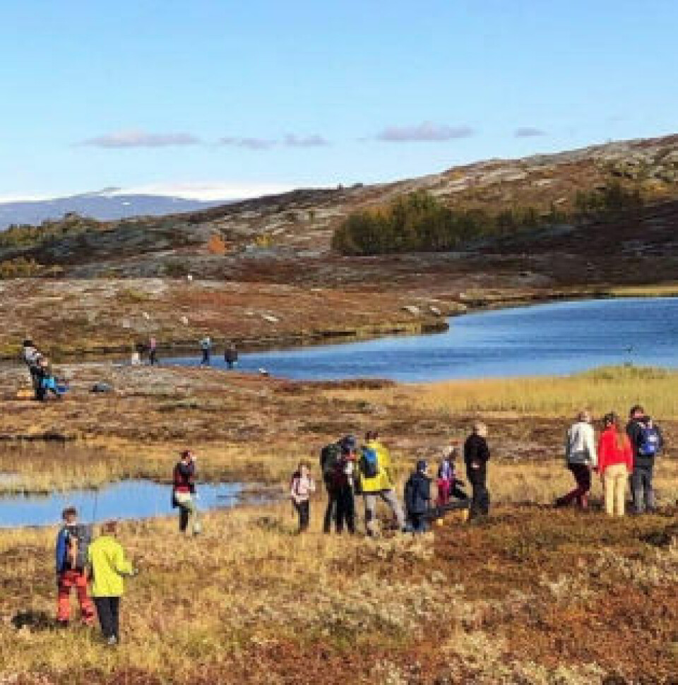 HELDIGE MED VÆRET. Det går ikke an å klage når september disker opp med dette, etter en regnvåt og grå sommer. HELDIGE MED VÆRET. Det går ikke an å klage når september disker opp med dette, etter en regnvåt og grå sommer. Foto: Sulitjelma skole