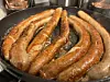 AUTENTISK. Astrid og Michael Döhner hadde med seg Thüringen Bratwurst som de selv har tatt med seg fra Tyskland der de kommer fra. Foto: Alle foto: Espen Johansen