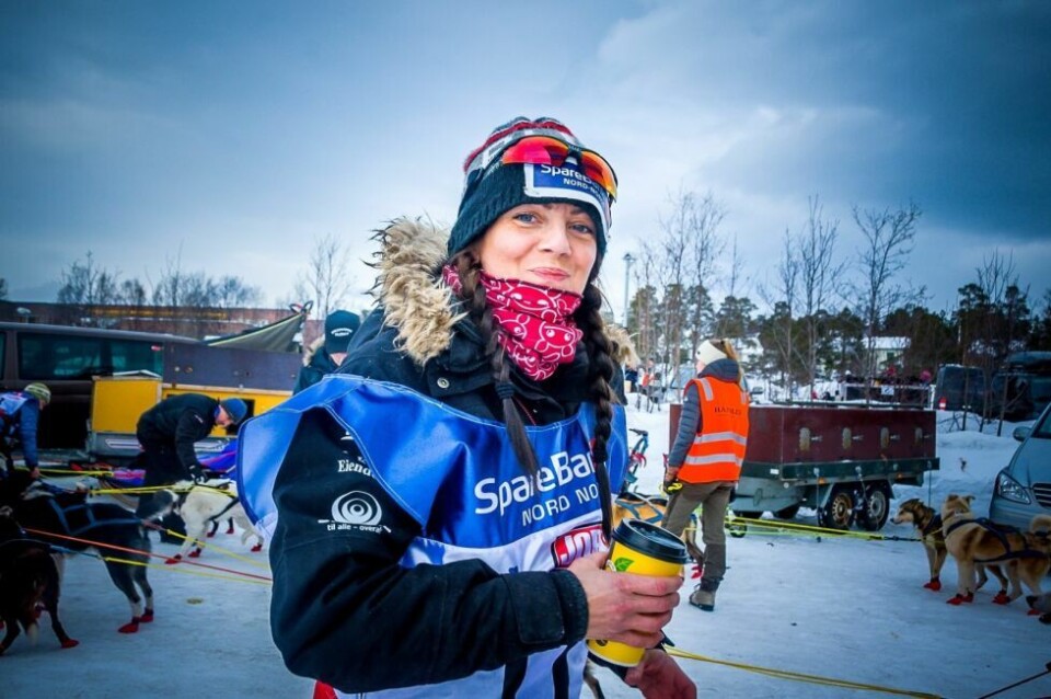 ER KLAR: Christine Karijord er i Alta og er klar for å kjøre 550 kilometer med hundene sine. Arkivfoto fra Finnmarkløpet 2016. ER KLAR: Christine Karijord er i Alta og er klar for å kjøre 550 kilometer med hundene sine. Arkivfoto fra Finnmarkløpet 2016.