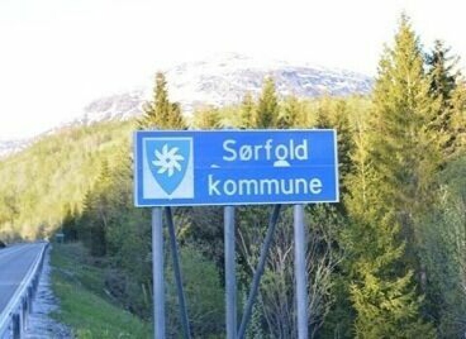 Det er på tide å bytte ut skiltene på kommunegrensen. Da blir det også samisk navn med. Det er på tide å bytte ut skiltene på kommunegrensen. Da blir det også samisk navn med. Foto: Arkiv