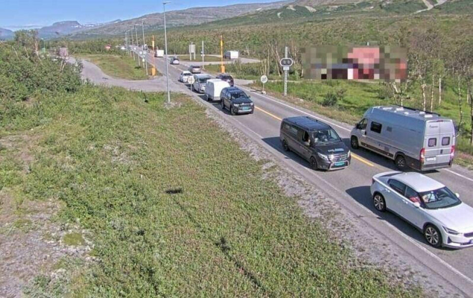 SEMSKA. Ulykken skjedde ved avkjøringen til en rasteplass på Semska på Saltjellet. Det var lange køer på stedet. Her bilde fra Statens vegvesens kamera litt nord for ulykkesstedet. SEMSKA. Ulykken skjedde ved avkjøringen til en rasteplass på Semska på Saltjellet. Det var lange køer på stedet. Her bilde fra Statens vegvesens kamera litt nord for ulykkesstedet. Foto: Statens vegvesen webkamera