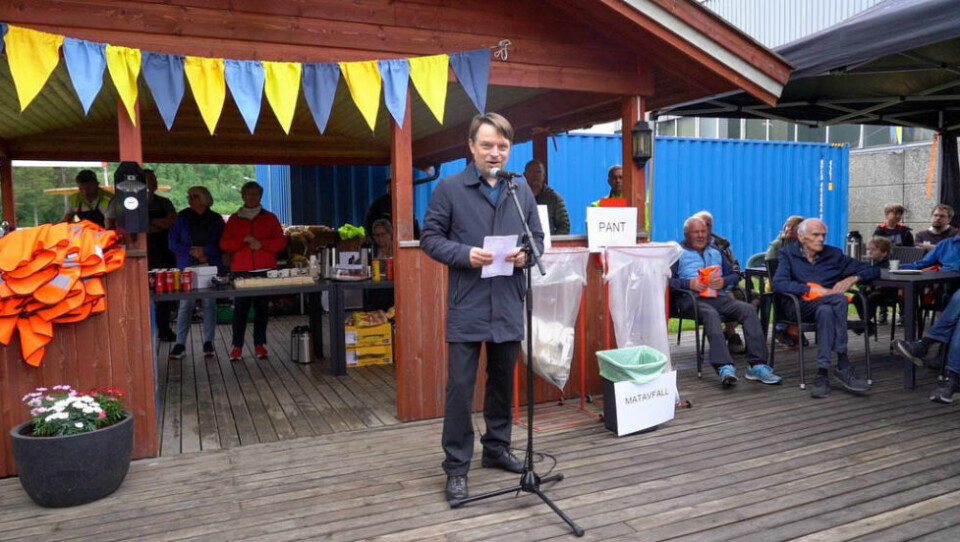 INDUSTRIEVENTYR. Nexans Rognans fabrikksjef Karl Peter Johansen holdt en tale om fabrikkens historie. Og han takket alle som har bidratt til utviklingen av fabrikken. Alle foto: Anita SjåvikGODE VENNINER. Turid Colding (t.h) og May-Anne Bjørnstrøm har aldri vært inne på fabrikken før.OMVISNING. Flere var imponert over jobben som blir gjort på fabrikken.SENIORLAG. Sven Thoresen (t.v) er formann i seniorlaget, her sammen med Sture Bentsen. INDUSTRIEVENTYR. Nexans Rognans fabrikksjef Karl Peter Johansen holdt en tale om fabrikkens historie. Og han takket alle som har bidratt til utviklingen av fabrikken. Alle foto: Anita Sjåvik