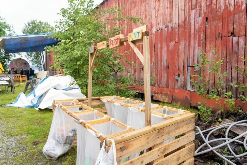 MILJØBEVISST. Kildesortering er viktig. MILJØBEVISST. Kildesortering er viktig. Foto: Anita Sjåvik