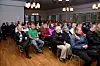 STINN BRAKKE. Det var fullt på samfunnshuset i Sulis sist torsdag da det ble arrangert folkemøte. Under dagens kommunestyremøte er flere av innbyggerne klare for å lage opprør. Foto: Frida Kalbakk