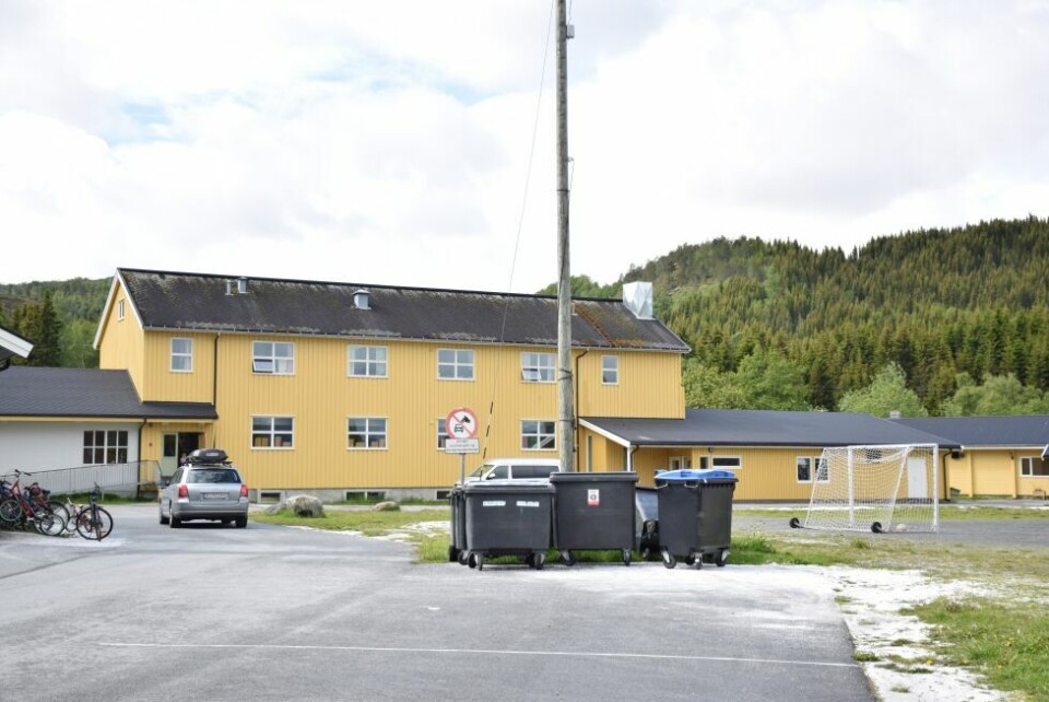 Røsvik skole er stengt fordi det er brudd på vannforsyningen. Røsvik skole er stengt fordi det er brudd på vannforsyningen. Foto: Eva S. Winther