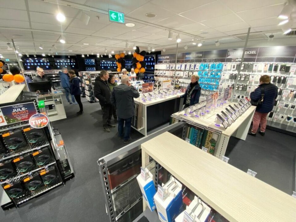 LYST OG ROMSLIG. Den nye elektronikk-butikken er hakket større enn den kundene inntil nylig kunne besøke i Sjøgata. LYST OG ROMSLIG. Den nye elektronikk-butikken er hakket større enn den kundene inntil nylig kunne besøke i Sjøgata. Foto: Kenneth Strømsvåg