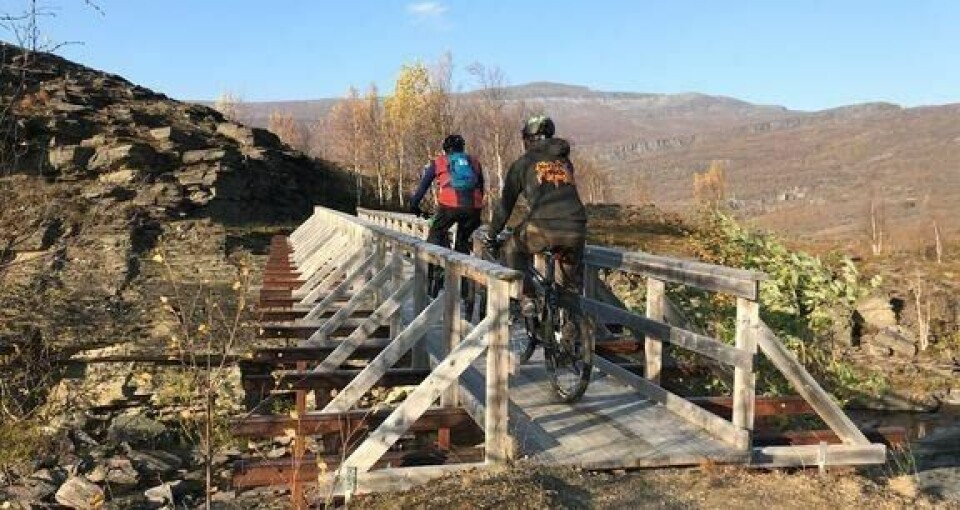 LEGGER TIL RETTE. Sulitjelma fjellandsby planlegger å lage en sykkelsti mellom fjellandsbyen og turistsenteret ved Emmavann. LEGGER TIL RETTE. Sulitjelma fjellandsby planlegger å lage en sykkelsti mellom fjellandsbyen og turistsenteret ved Emmavann. Foto: Sulitjelma fjellandsby