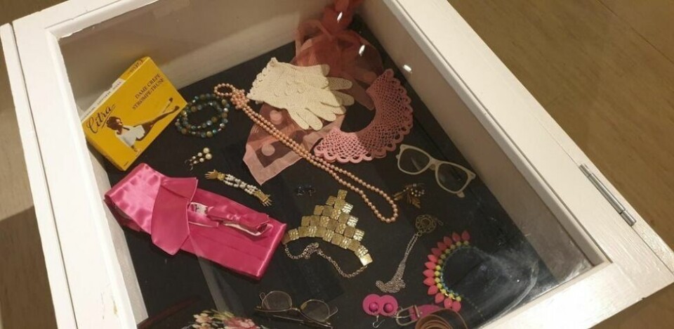 PRINSESSE. Jentene som besøker museet syns ofte det er stas med gjenstander i prinsesse-stil. PRINSESSE. Jentene som besøker museet syns ofte det er stas med gjenstander i prinsesse-stil. Foto: Julie Trulsvik Rasmussen