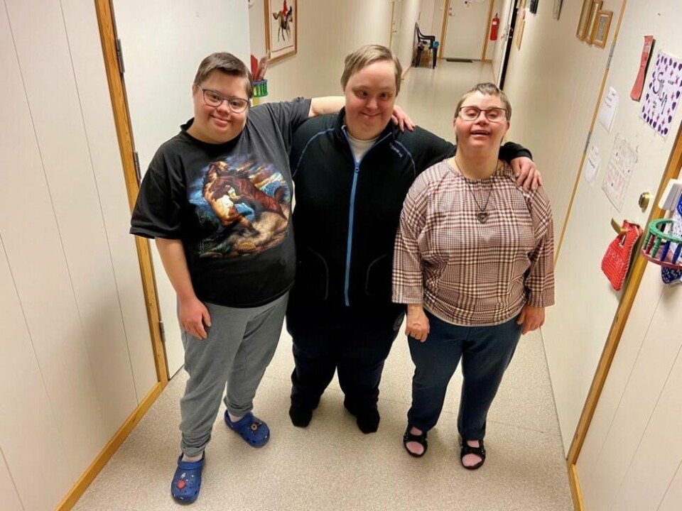 HÅPER NOEN MELDER SEG. Blant de som søker støttekontakter er dette blide trekløveret bestående av Line, Tone Mari og Sylvi. Trioen håper noen leser artikkelen og melder sin interesse til fagleder Wenche. HÅPER NOEN MELDER SEG. Blant de som søker støttekontakter er dette blide trekløveret bestående av Line, Tone Mari og Sylvi. Trioen håper noen leser artikkelen og melder sin interesse til fagleder Wenche. Foto: Lise Ailin Rosvoll Berntzen