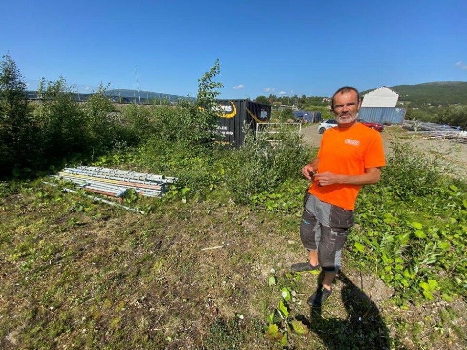 BARE RESTER IGJEN. Her på Finneid lå det om lag 100 kvadratmeter stillas lagret. Nå ligger det bare noen rester igjen. Cato Haugsdal håper å få stillaset tilbake fra stillas-napperne. BARE RESTER IGJEN. Her på Finneid lå det om lag 100 kvadratmeter stillas lagret. Nå ligger det bare noen rester igjen. Cato Haugsdal håper å få stillaset tilbake fra stillas-napperne. Foto: Kenneth Strømsvåg