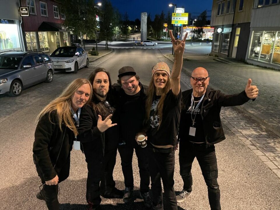 TRIVDES. TNT leverte sakene sine bra på scenen sist helg. Nå gjenstår det å se om smitten holder seg på null også etter Gatafestivalen. TRIVDES. TNT leverte sakene sine bra på scenen sist helg. Nå gjenstår det å se om smitten holder seg på null også etter Gatafestivalen. Foto: Helge Simonsen
