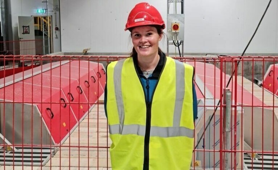 NYANSATT. Maia Langøy Eggen (30) er ansatt som fagansvarlig for RAS-biologi på det nye smoltanlegget i Breivik. RAS står for resirkulerings-teknologi. NYANSATT. Maia Langøy Eggen (30) er ansatt som fagansvarlig for RAS-biologi på det nye smoltanlegget i Breivik. RAS står for resirkulerings-teknologi. Foto: Salten Aqua