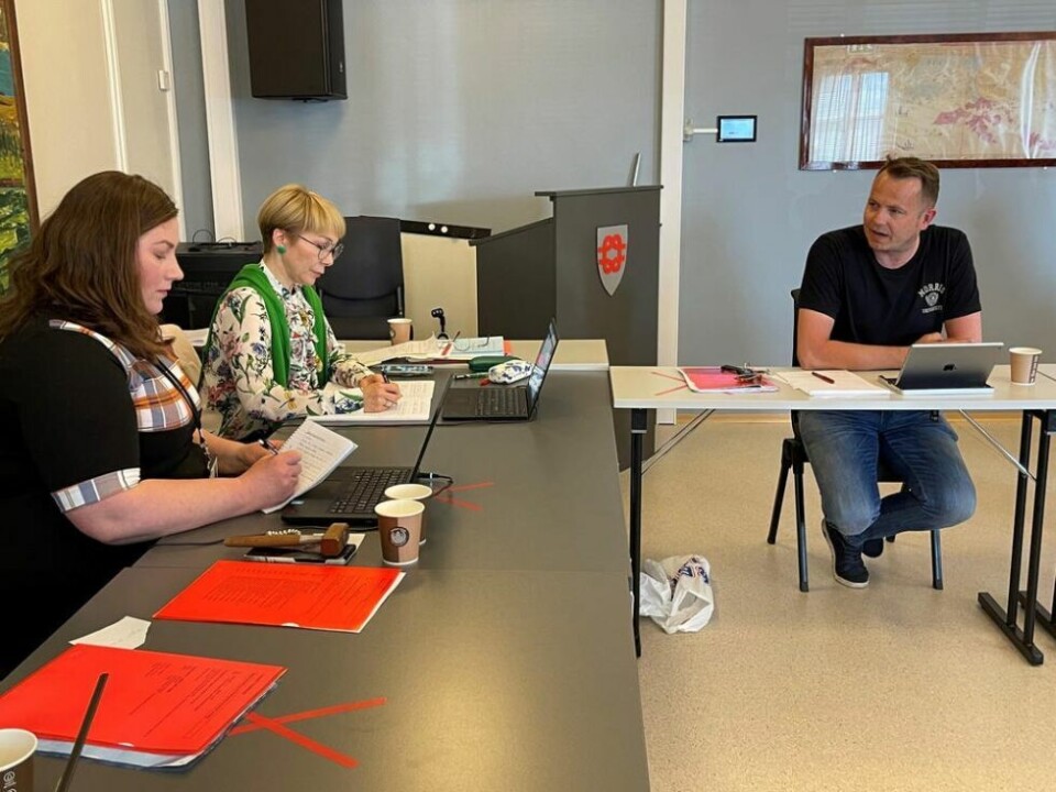 TILLIT. Ordfører Marlen Rendall Berg (t.v.), her sammen med kommunedirektør Ellen Beate Lundberg, mener det er viktig at kommunen er tillits-skapende. TILLIT. Ordfører Marlen Rendall Berg (t.v.), her sammen med kommunedirektør Ellen Beate Lundberg, mener det er viktig at kommunen er tillits-skapende. Foto: Helge Simonsen