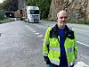 FARTSBREMS. Hans Petersen i TIA Norge ønsker seg nedsatt fartsgrense gjennom tunnelene på E6 i Sørfold. En reduksjon til 60 vil gjøre mye for sikkerheten for de veifarende, mener 53-åringen, som har kjørt store kjøretøy siden midten av 80-tallet. Foto: Kenneth Strømsvåg