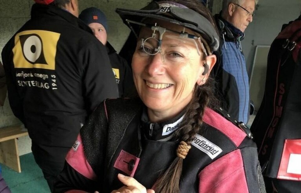 GITT SEG. Hege-Kristin Aune Jørgensen var både kommuneoverlege og leder i Salten skyttersamlag i koronaåret 2020. Nå har Raymond Eliassen overtatt skytevervet. - Jeg skal fortsette med skytingen og satser på LS 2022 i Bodø, sier Hege Kristin. GITT SEG. Hege-Kristin Aune Jørgensen var både kommuneoverlege og leder i Salten skyttersamlag i koronaåret 2020. Nå har Raymond Eliassen overtatt skytevervet. - Jeg skal fortsette med skytingen og satser på LS 2022 i Bodø, sier Hege Kristin. Foto: Ståle Indregård