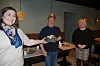 GA BLOMSTER. Ordfører Marlen Rendall Berg (t.v.), daglig leder Jan Kåre Gabrielsen på Nosh og Trine Stenvold, som er daglig leder i Fauske næringsforum. Foto: Stig Bjørnar Karlsen