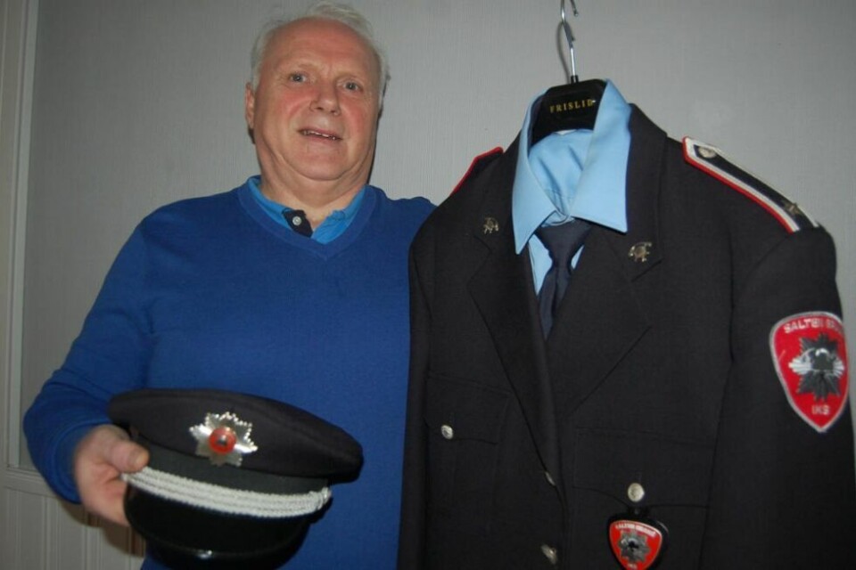 SISTE VAKT. Tore Jodal henger uniformen fra seg nå. Karrieren som brannkonstabel og leder er over etter nesten 40 år. SISTE VAKT. Tore Jodal henger uniformen fra seg nå. Karrieren som brannkonstabel og leder er over etter nesten 40 år. Foto: Stig Bjørnar Karlsen