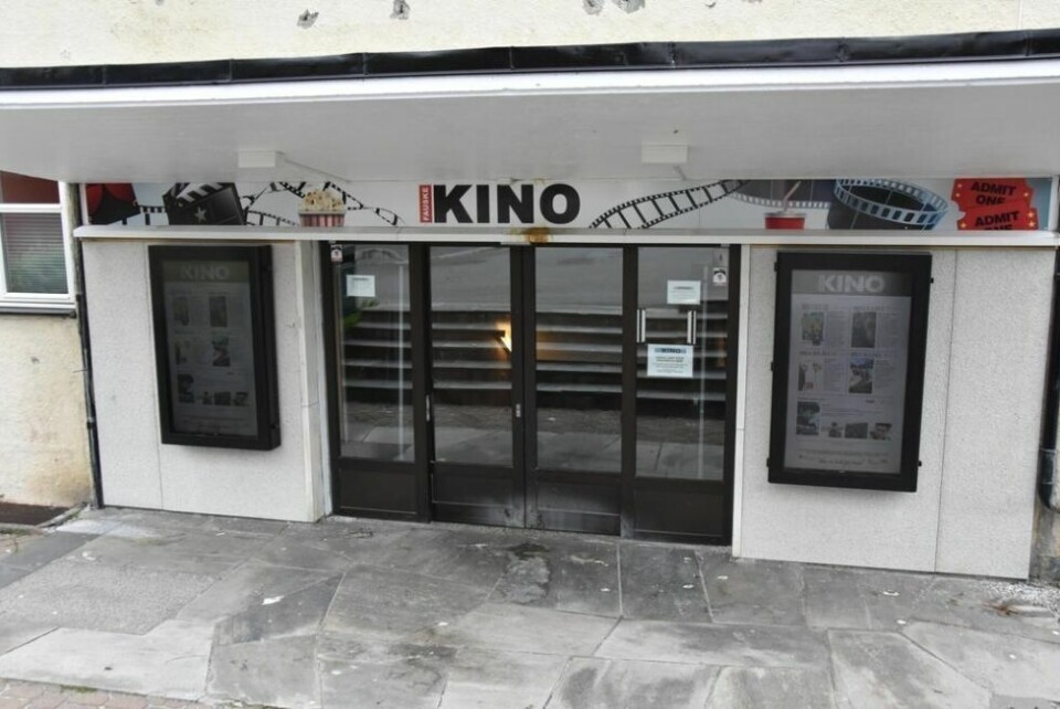 Fauske kino kan foreløpig bare ta imot folk som er bosatt i kommunen. Fauske kino kan foreløpig bare ta imot folk som er bosatt i kommunen. Foto: Arkivfoto