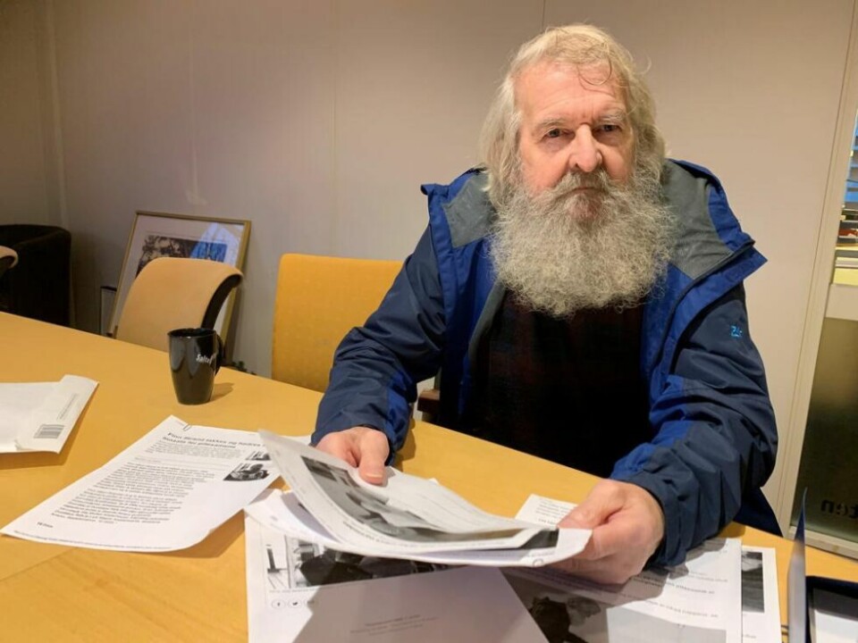 15 ÅRS ARBEID. Finn Strand i Beiarn kan konstatere at 15 års arbeid med et pitesamisk skriftspråk er fullendt. Å ha et eget skriftspråk er viktig for at språket ikke skal dø ut. I dag er det bare i overkant av 30 personer som kan pitesamisk. 15 ÅRS ARBEID. Finn Strand i Beiarn kan konstatere at 15 års arbeid med et pitesamisk skriftspråk er fullendt. Å ha et eget skriftspråk er viktig for at språket ikke skal dø ut. I dag er det bare i overkant av 30 personer som kan pitesamisk. Foto: Frank Øvrewall