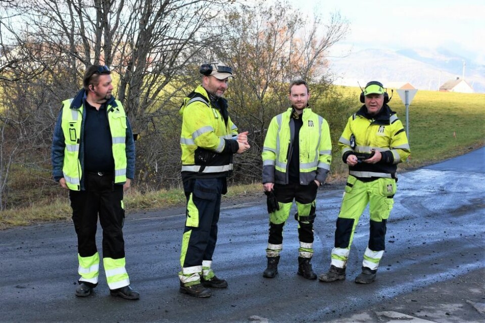 JOBBEN ER GJORT. Noen av karene fra Nordasfalt AS. Fra venstre Svein Albertsen, Karstein Normann, Ruben Hals og bas Ståle Jensen. JOBBEN ER GJORT. Noen av karene fra Nordasfalt AS. Fra venstre Svein Albertsen, Karstein Normann, Ruben Hals og bas Ståle Jensen. Foto: Lars Olav Handeland