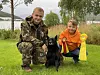 GOD PÅ HUND. Brødrene Nikolai (17) og Viktor (9) Fagerbakk Larsen fra Straumen har gjort det bra på konkurranse og utstilling med hunden Mira. Foto: Eva S. Winther