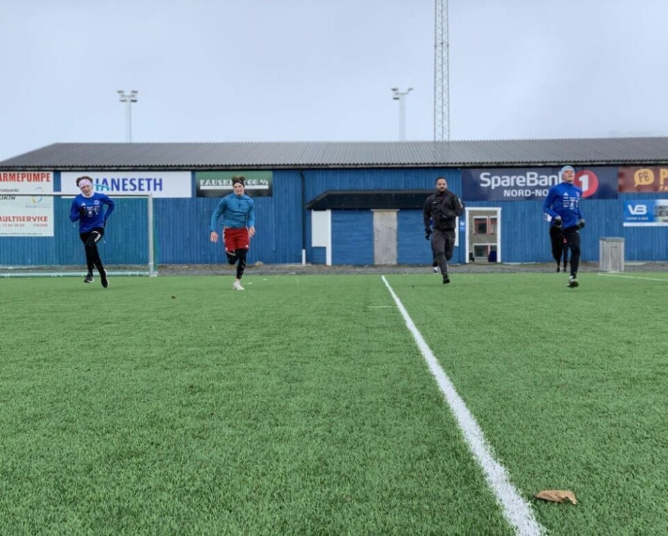 KONDISJON. - De utøverne som gjør en god jobb nå, vil nyte godt av det senere, mener man i Fauske svømmeklubb og der trenes det godt for tiden. KONDISJON. - De utøverne som gjør en god jobb nå, vil nyte godt av det senere, mener man i Fauske svømmeklubb og der trenes det godt for tiden. Foto: FKS