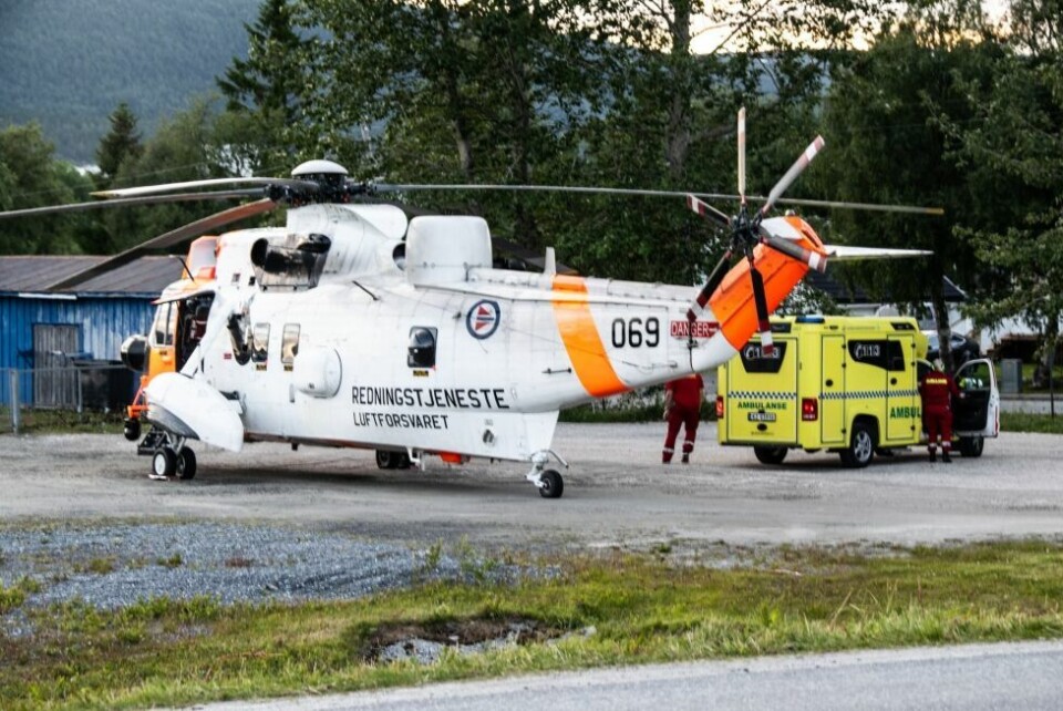 UTRYKNING. Redningshelikopteret rykket ut til Fauske for å hente den skadde mannen. UTRYKNING. Redningshelikopteret rykket ut til Fauske for å hente den skadde mannen. Foto: Tarjei Abelsen