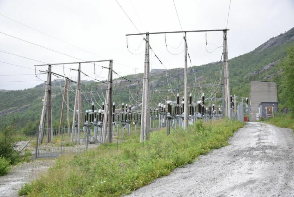 NY STASJON. Statnett skal bygge ny Salten transformatorstasjon i nærheten av dagens transformatorstasjon på Lemmen ved Straumvatnet. NY STASJON. Statnett skal bygge ny Salten transformatorstasjon i nærheten av dagens transformatorstasjon på Lemmen ved Straumvatnet. Foto: Eva S. Winther