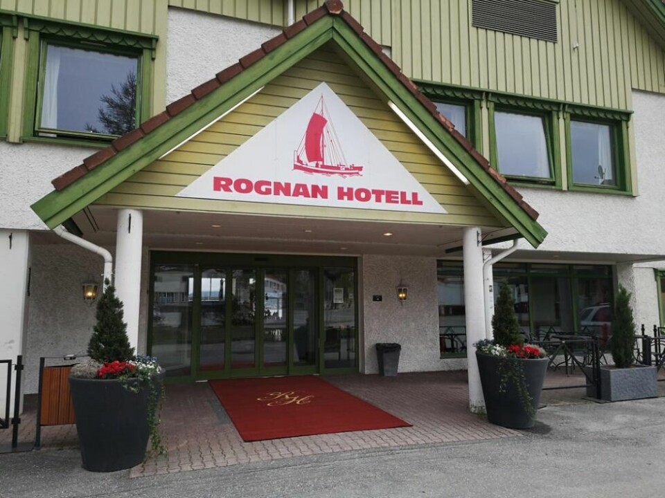 KLAR. Rognan hotell er klar for å åpne kafeen/restauranten på lørdag. KLAR. Rognan hotell er klar for å åpne kafeen/restauranten på lørdag. Foto: Robert Jentoft