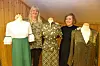 Tove Mette Mæland (t.v.) og Ida Beate Otterlei ved Fauske bygdetun, har allerede fått inn en del nye klær til museets samling. Foto: Eva S. Winther