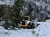ÅPNET. Ferdselen inn til Junkerdal er åpnet igjen. Bildet er fra ryddingen av Fylkesvei 77 som ble åpnet tirsdag kveld, og nå er kommunen i gang med å åpne den kommunale veien på andre siden av dalen. Foto: Frode Aronsen