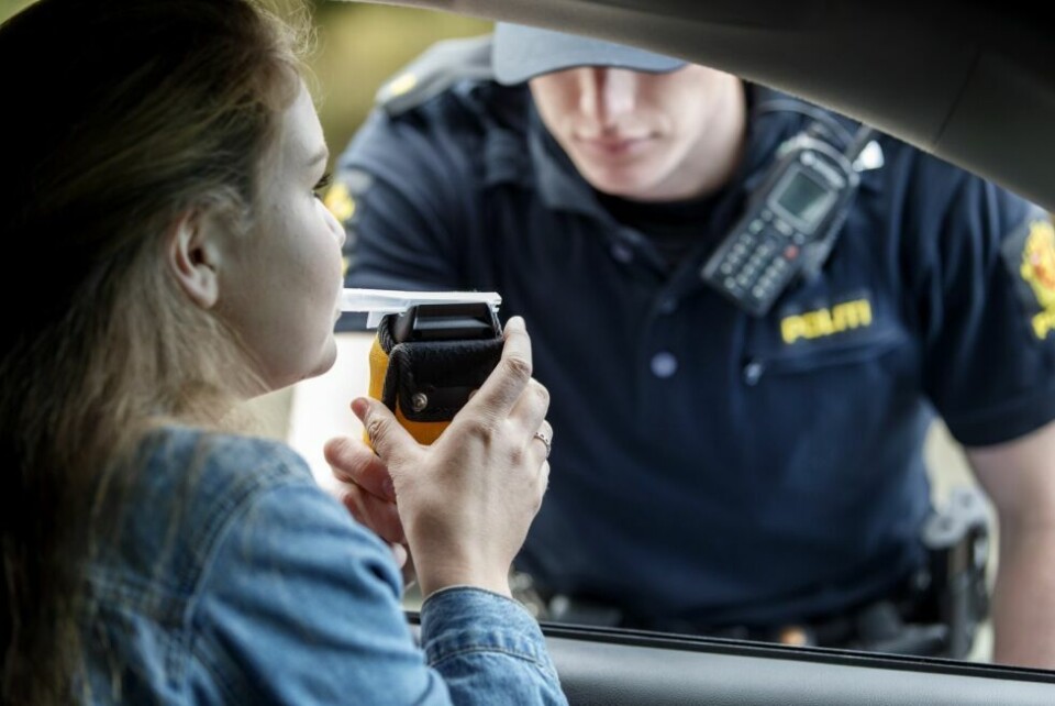 BARE GRØNT. Ingen blåste rødt da politiet hadde promillekontroll på Fauske fredag morgen. BARE GRØNT. Ingen blåste rødt da politiet hadde promillekontroll på Fauske fredag morgen. Foto: NTB