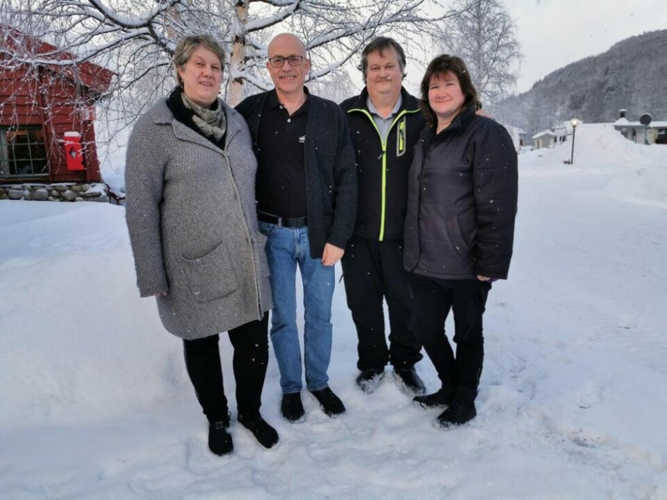 Matlavvo. Fra venstre Lisa Grimstad og Tommy Edvardsen i Nordnes Camp & Bygdesenter sammen med Kjell-Sture og Berit Myrvang i Graddis Fjellstue som ønsker velkommen til matlavvo under Blåfrostfestivalen.FJELLSTUE. Familiedrevne Graddis Fjellstue er Saltdals eldste turistbedrift.SPESIALITET. Møsbrømsnurrer er en av spesialitetene til Nordnes Camp og Bygdesenter som serveres i matlavvoen under Blåfrostlørdagen. Matlavvo. Fra venstre Lisa Grimstad og Tommy Edvardsen i Nordnes Camp & Bygdesenter sammen med Kjell-Sture og Berit Myrvang i Graddis Fjellstue som ønsker velkommen til matlavvo under Blåfrostfestivalen.