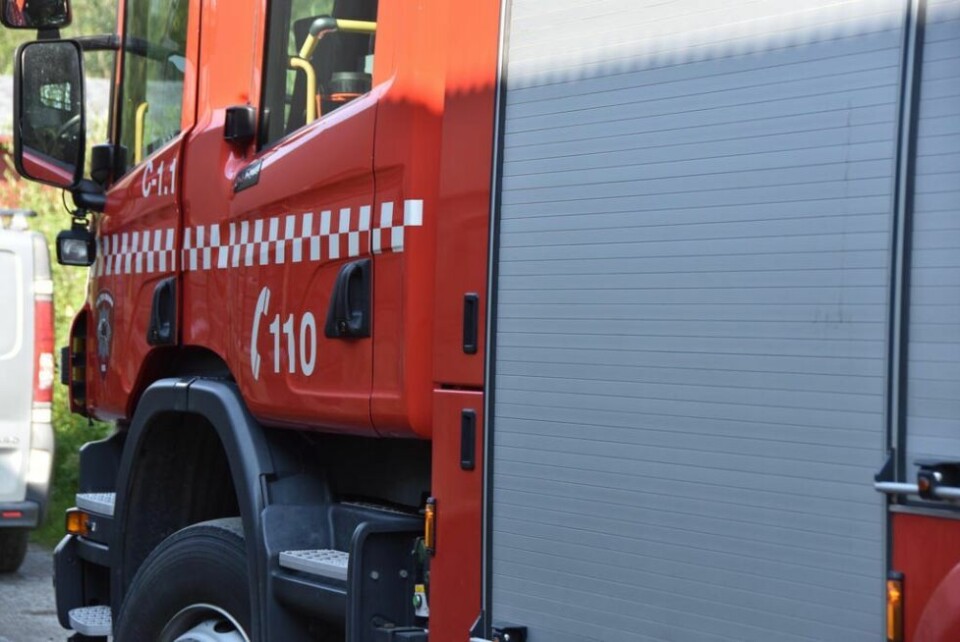 FUNNET DØD. En person ble funnet omkommet i branntomta til et hus på Bognes i Hamarøy. FUNNET DØD. En person ble funnet omkommet i branntomta til et hus på Bognes i Hamarøy. Foto: Victoria Finstad