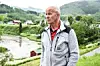 MOTSTAND. Harald Kristensen er nabo til både smolt og matfisk-produksjonen til oppdretterne i Skjerstadfjorden. Han var blant dem som signerte på en kampanje mot å gi oppdrettsnæringen nye arealer i fjorden: - Vi er imot utvidelse. Det er tyveri av felleslandet og jeg er redd tiden vil vise hvem som har rett i diskusjonen om forurensning, sier Harald Kristensen. Foto: Tarjei Abelsen