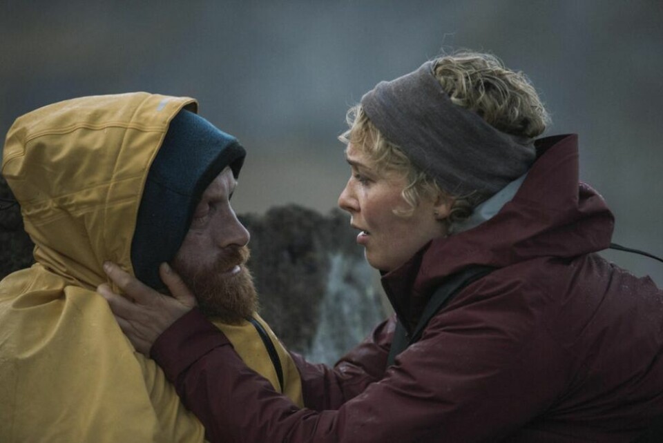 Rebekka Nystabakk og Kristofer Hivju spiller i NRKs dramaserie 'Twin' Kristofer Hivju (Adam/Erik) og Sørfold-skuespilleren Rebekka Nystabakk (Ingrid) i den nye tv-serien Twin på NRK. Serien har premiere søndag 27. oktober. Rebekka Nystabakk og Kristofer Hivju spiller i NRKs dramaserie 'Twin' Kristofer Hivju (Adam/Erik) og Sørfold-skuespilleren Rebekka Nystabakk (Ingrid) i den nye tv-serien Twin på NRK. Serien har premiere søndag 27. oktober. Foto: Eirik Evjen/Nordisk Film Production/NRK