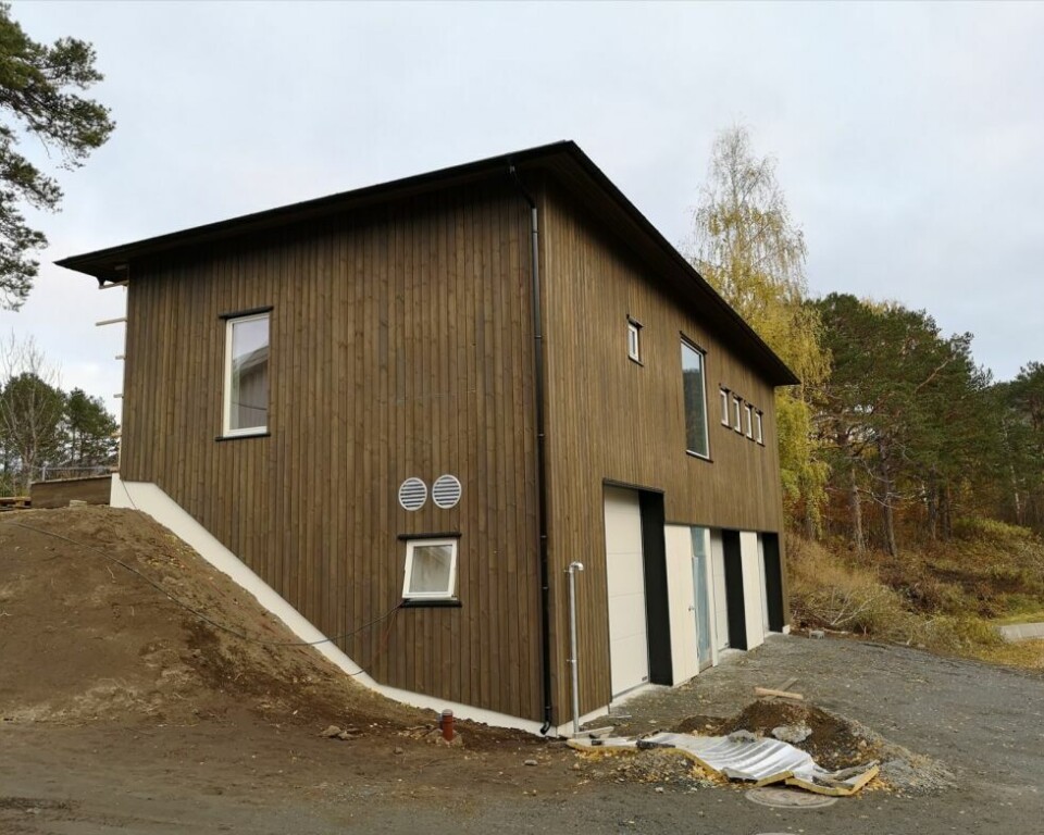 FERDIG. Det nye bårehuset i Saltdal er klart for bruk. FERDIG. Det nye bårehuset i Saltdal er klart for bruk. Foto: Robert Jentoft