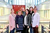 MEDLEMMENE I VOKS. Fra venstre: Stine Arntzberg Nordland politidistrikt; Anne Mette Finsrud, Overgrepsmottaket; Silje Fredheim, Alternativ til vold; Hedda Soløy-Nilsen, Overgrepsmottaket/Nordlandssykehuset; Wanja Sæther, Krisesenteret og Tanja Lorvik, Nordland politidistrikt. Jørgen Bjørnsund, Bodø legevakt var ikke tilstede når bildet ble tatt. Foto: Nordlandssykehuset