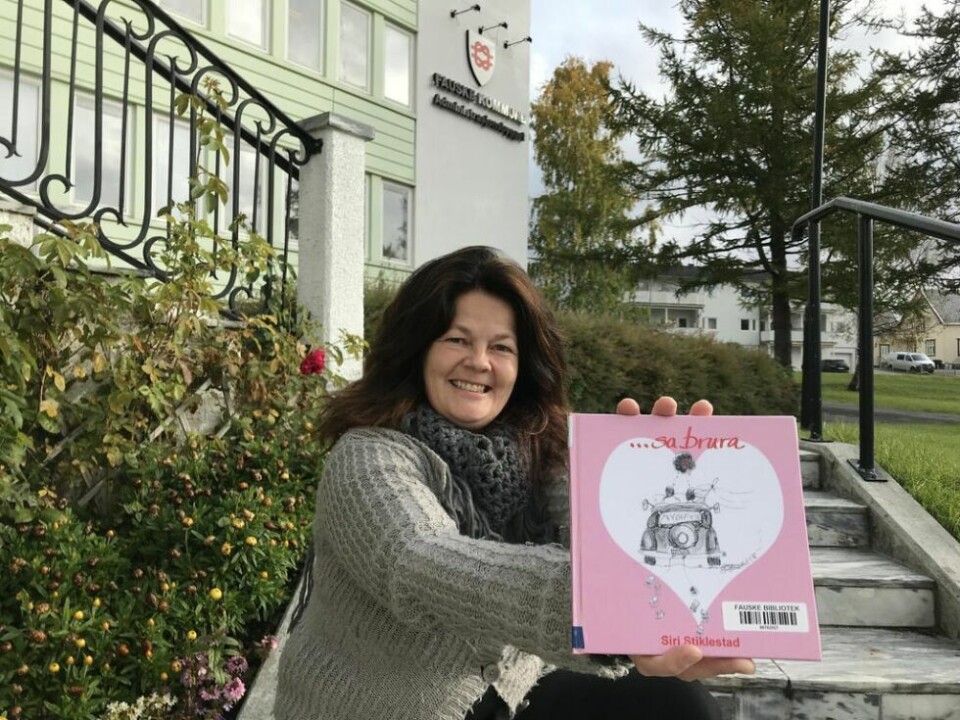 SA BRURA. Forfatter Siri Stiklestad Opli har samlet alle Sa brura-sitater i en bok. SA BRURA. Forfatter Siri Stiklestad Opli har samlet alle Sa brura-sitater i en bok. Foto: Elin Rønningen