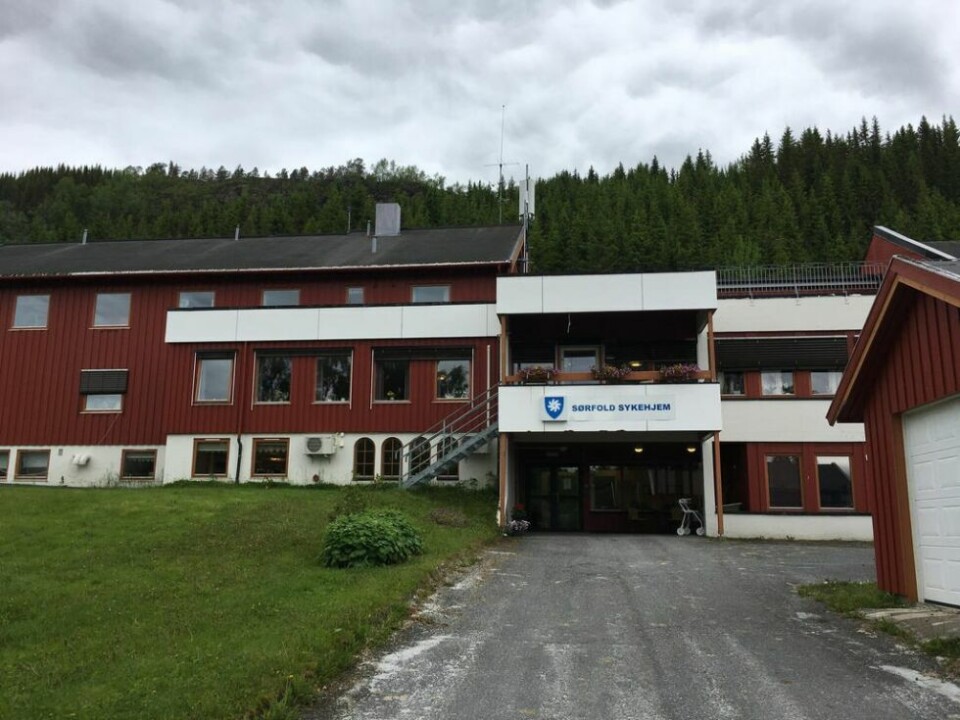 FÅ SØKER. Sørfold sykehjem er en av arbeidsplassene i kommunen der det jobber sykepleiere. Etter hvert er det behov for flere, men det er vanskelig å rekruttere. FÅ SØKER. Sørfold sykehjem er en av arbeidsplassene i kommunen der det jobber sykepleiere. Etter hvert er det behov for flere, men det er vanskelig å rekruttere. Foto: Eva S. Winther