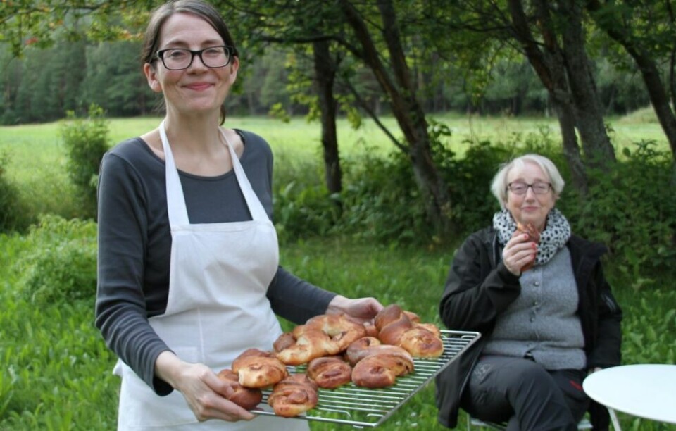 TOPPSKÅR. Camilla Storjord og mannen Petter Ording får stadig flere gjester på Storjord Hotel. Dette bildet er tatt i 2017.POPULÆRT. Lille Storjord Hotel med fire dobbeltrom og et enkeltrom. TOPPSKÅR. Camilla Storjord og mannen Petter Ording får stadig flere gjester på Storjord Hotel. Dette bildet er tatt i 2017.