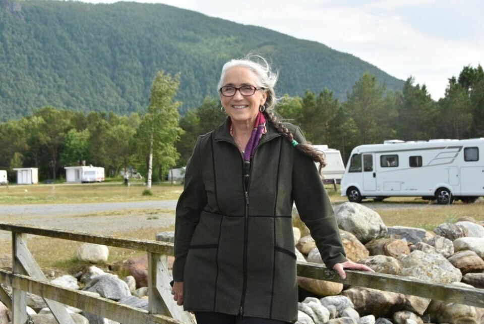 Bobiler og campingvogner. - Det er mest bobiler og campingvogner her nå sier Hanna Monsen ved Rognan fjordcamp. Bobiler og campingvogner. - Det er mest bobiler og campingvogner her nå sier Hanna Monsen ved Rognan fjordcamp. Foto: Linn Braseth-Gulliksen