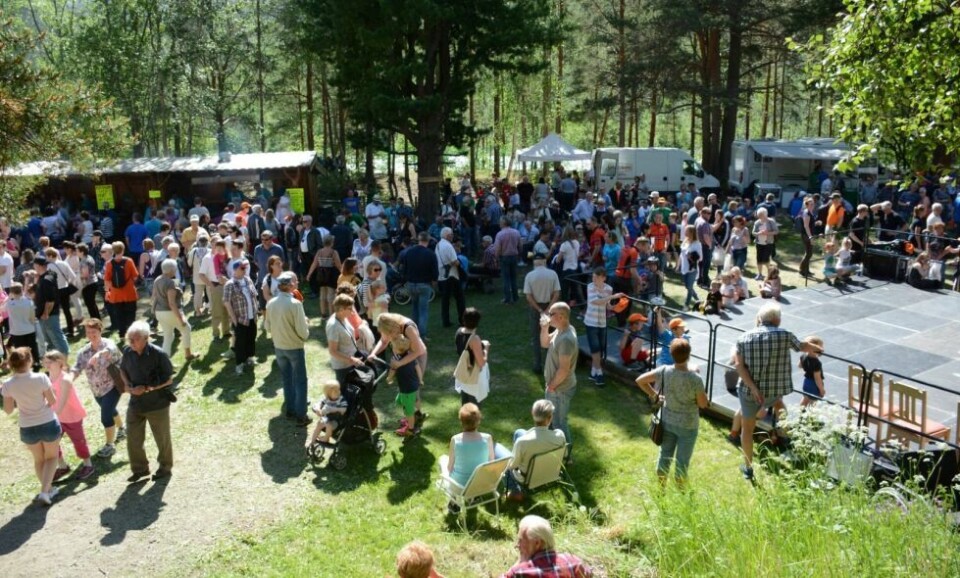 STORFEIRING PÅ STORJORD. Skogvokterdagen på Storjord har jubileum til sommeren, og ønsker å markere dette skikkelig. Arrangøren lover en solid folkefest. Dette er fra 2016. I går ga for øvrig formannskapet 10.000 kroner i støtte til jubileet. STORFEIRING PÅ STORJORD. Skogvokterdagen på Storjord har jubileum til sommeren, og ønsker å markere dette skikkelig. Arrangøren lover en solid folkefest. Dette er fra 2016. I går ga for øvrig formannskapet 10.000 kroner i støtte til jubileet. Foto: Helge Simonsen