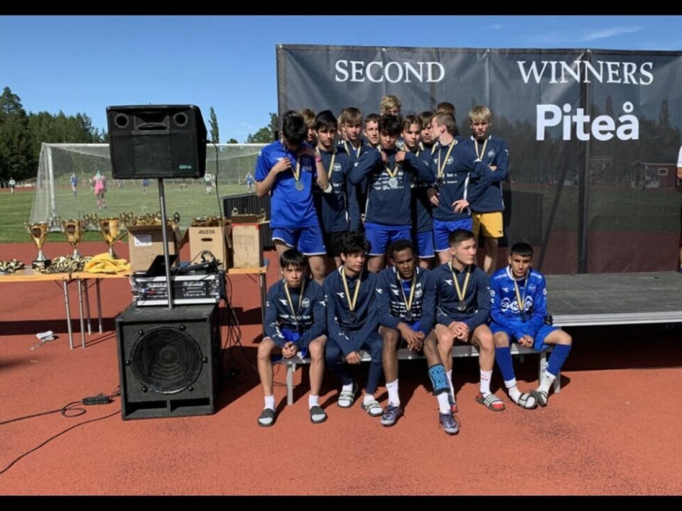Sølv. Fauske sprint G16 fikk andreplass i fotballturneringen i Piteå. Sølv. Fauske sprint G16 fikk andreplass i fotballturneringen i Piteå. Foto: Ståle Pettersen