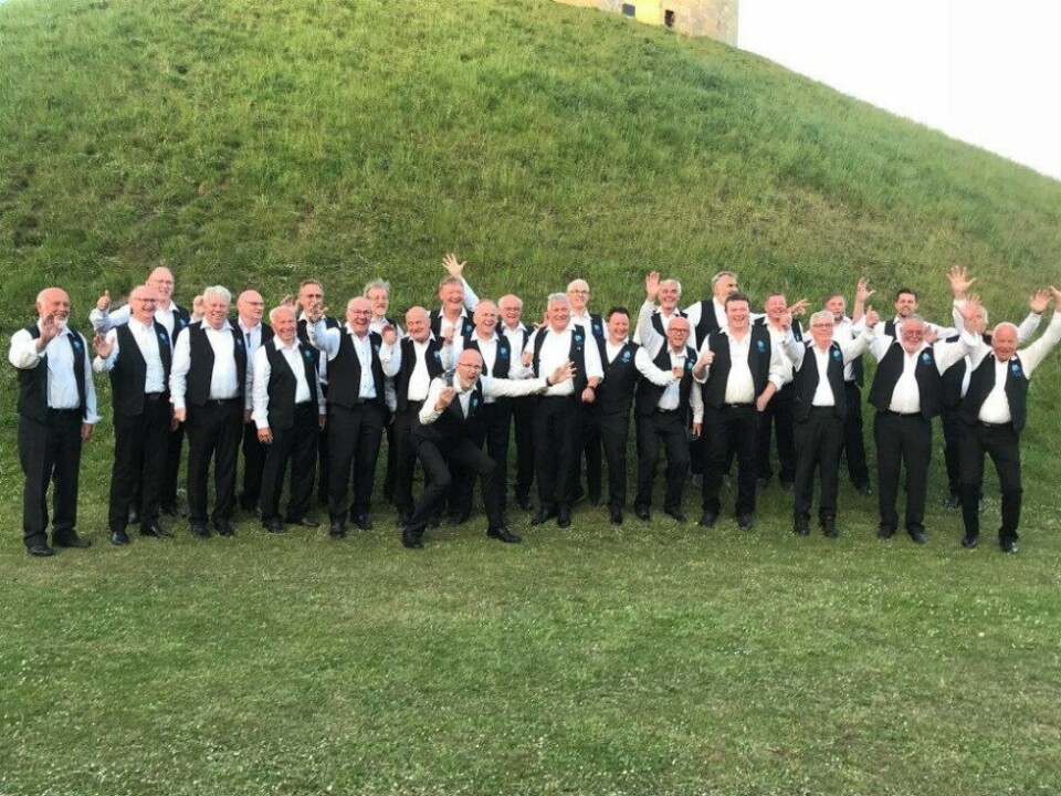 EN GLAD GJENG. - Det er nesten litt for god stemning nå, uttalte dirigent Ole Bøhlerengen etter korkonkurransen i York i England, der Saltdal mannskor stakk av med seieren.FØRSTEPRISEN. - Dette er en slags anerkjennelse om at det vi holder på med fungerer godt, uttaler dirigenten Ole Bøhlerengen. EN GLAD GJENG. - Det er nesten litt for god stemning nå, uttalte dirigent Ole Bøhlerengen etter korkonkurransen i York i England, der Saltdal mannskor stakk av med seieren.