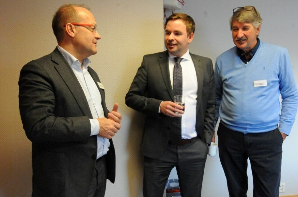 VEIPRAT. Selvsagt var det veier som var trema når Johan Arnt Vatnan (t.v.) som er regiondirektør for det nye statlige selskapet Nye Veier, møtte statssekretær Allan Ellingsen og prosjektleder Kenneth Svendsen. Prosjektet Kenneth Svendsen leder er endret fra «E6 ut av sentrum» til «Fra bru til bru». Alle foto: Arild Bjørnbakk VEIPRAT. Selvsagt var det veier som var trema når Johan Arnt Vatnan (t.v.) som er regiondirektør for det nye statlige selskapet Nye Veier, møtte statssekretær Allan Ellingsen og prosjektleder Kenneth Svendsen. Prosjektet Kenneth Svendsen leder er endret fra «E6 ut av sentrum» til «Fra bru til bru». Alle foto: Arild Bjørnbakk